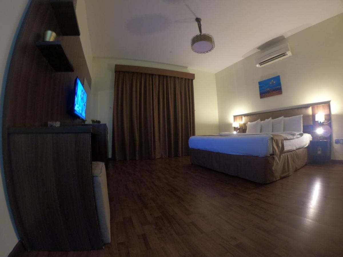 Weekend Hotel & Apartments Muscat Eksteriør billede