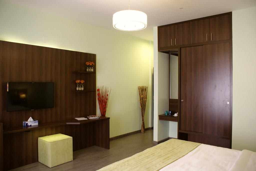 Weekend Hotel & Apartments Muscat Værelse billede