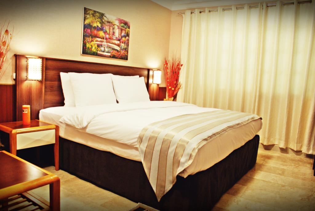 Weekend Hotel & Apartments Muscat Eksteriør billede