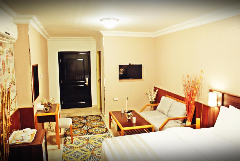 Weekend Hotel & Apartments Muscat Eksteriør billede