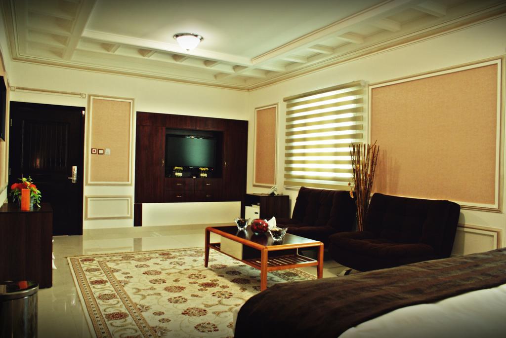 Weekend Hotel & Apartments Muscat Eksteriør billede