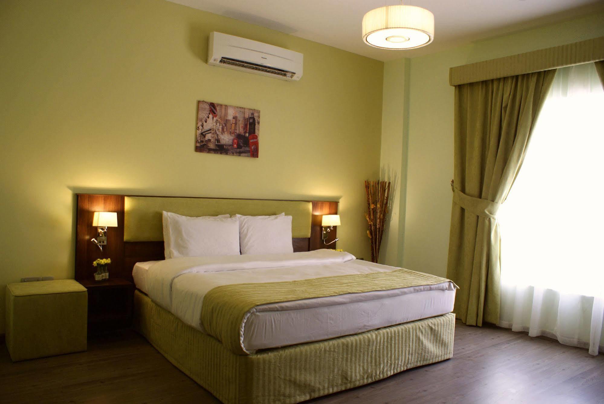 Weekend Hotel & Apartments Muscat Eksteriør billede