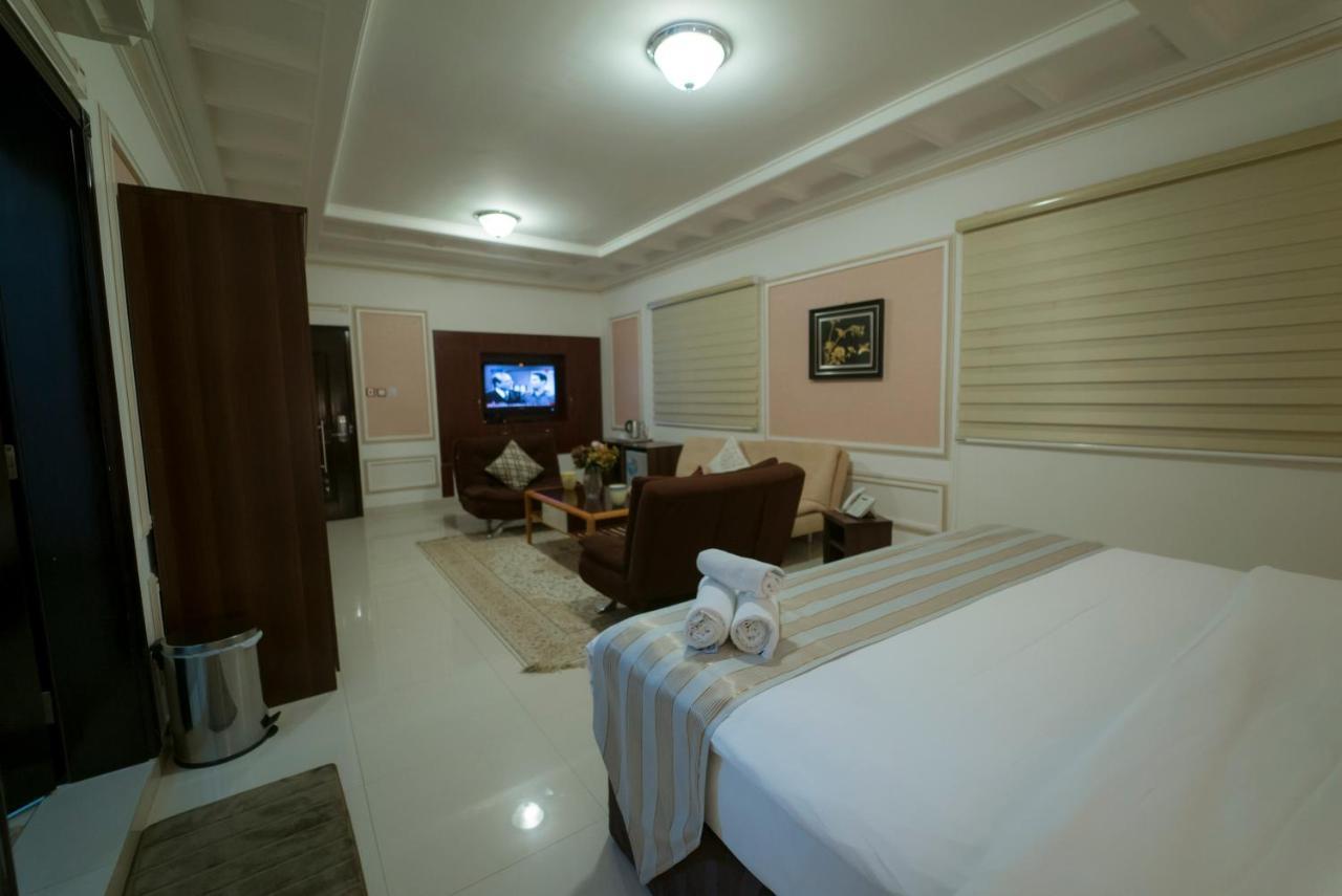 Weekend Hotel & Apartments Muscat Eksteriør billede